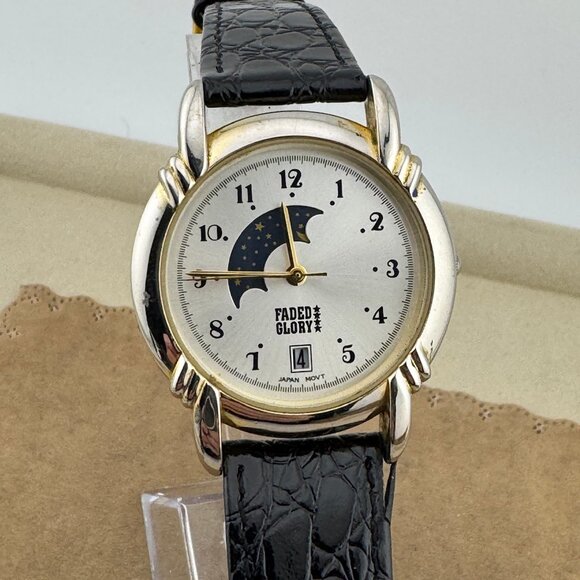 Vintage Fossil World Gold Tone Moon Phase Watch new 9 inch Bpack Strap